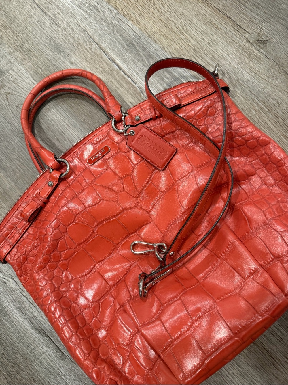 Coach Madison Lindsey Coral Croc Leather Satchel F22304 - Picture 5 of 9